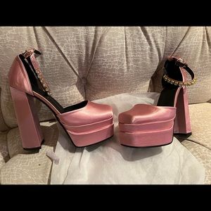 Gorgeous brand new pink crystal platforms 39